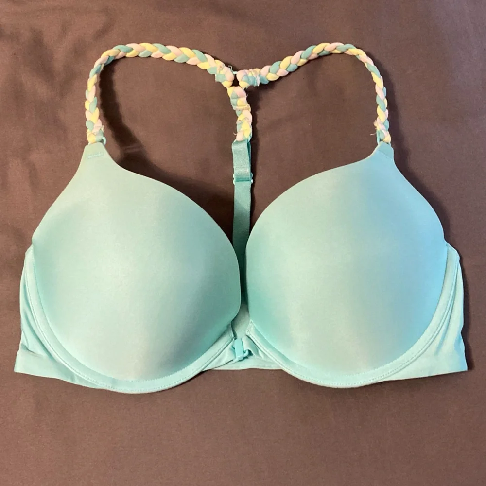Victorias Secret front close racer back push-up bra 34D NWOT